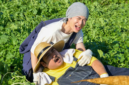 ＜ゼイチョー 第5話＞饗庭＆華子、農家で捜索 外国人労働者に寄り添う 画像