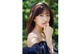 「ミス週刊少年マガジン」斉藤里奈、曲線美際立つ水着姿 圧倒的ビジュアル誇る 画像