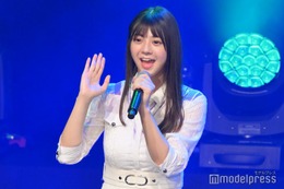 乃木坂46冨里奈央、ウィッグでロングヘアに“別人級”イメチェン「可愛すぎる」「大人っぽい」と絶賛の声 画像