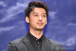 竹内涼真、トレーニング中の写真公開 鍛え上げられた上腕二頭筋に「凄すぎる」「かっこいい」の声 画像