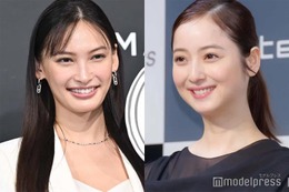 大政絢＆佐々木希、“お揃い”指輪披露「可愛すぎる」「素敵な関係」と反響相次ぐ 画像