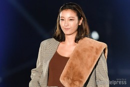 木下優樹菜、恋人・三幸秀稔選手と韓国で再会 長女＆次女と“全員集合ショット”も 画像