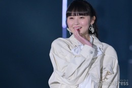 乃木坂46遠藤さくら、透け感ワンピで春オーラ全開 プレゼント投げ入れファンサービスも【TGC 2024 S／S】 画像