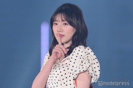 日向坂46佐々木美玲、笑顔弾けるランウェイがあざと可愛い 夏先取りコーデ【TGC 2024 S／S】 画像