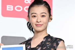 森七菜、写真集を見た共演・佐藤健の反応は？ほっそり二の腕際立つワンピース姿で登場＜WONDERLUST＞ 画像