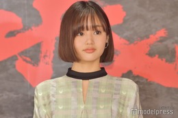 藤原さくら、イメチェンに反響「さらに小顔が際立つ」「オシャレ」清原果耶も絶賛で“やりとり”話題 画像