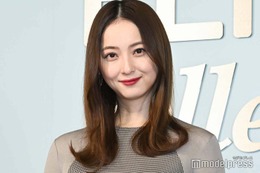 佐々木希、タイトドレスで美ボディ強調「背筋が伸びます」＜FENDI selleria＞ 画像