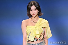 金子みゆ、大胆肩出し＆ウエストチラ見せルックで夏先取り【超十代2024】 画像