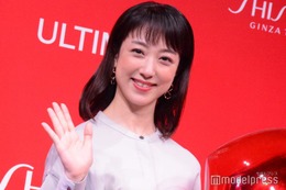 川田裕美アナ、子供2人と桜まつりへ プライベートショットに「似てる」「可愛いポーズ」の声 画像