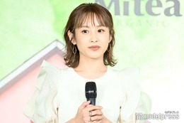 高橋愛、ハイトーンピンクヘアに電撃イメチェン 夫・あべこうじとの密着2ショットに「似てる」の声 画像