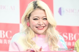 エルフ荒川、実妹2人とテレビ初共演「美人姉妹」「そっくり」と話題 画像