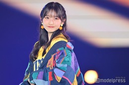 僕が見たかった青空・早崎すずき、初ランウェイ 美脚披露で堂々ウォーキング【GirlsAward 2024 S／S】 画像