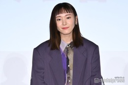 新垣結衣、オン眉ぱっつんで雰囲気ガラリ「空気がガラッと変わった」人気女優との初共演回顧【違国日記】 画像