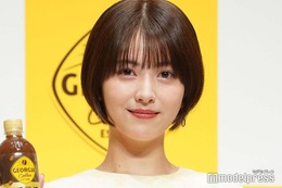 浜辺美波、家族役との“再会”に喜び「本当に特別なお仕事だなと思います」 画像