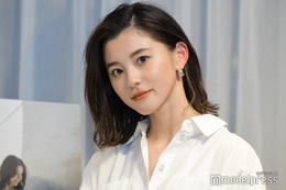 朝比奈彩、第1子出産後初撮影で美ボディ披露「かっこよすぎ」「スタイル抜群」と絶賛の声 画像