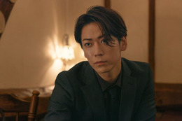 亀梨和也、主演ドラマ「ゲームの名は誘拐」撮影初日から気遣い光る 見上愛との初対面裏側【現場レポート】 画像