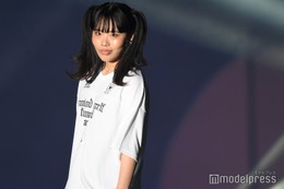 ヒヨごん、透け感スカートで美脚チラリ 高めツインテール姿披露【TGC teen ICHINOSEKI 2024】 画像