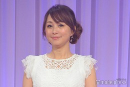 渡辺美奈代、ミニスカでスラリ美脚披露「綺麗すぎる」「スタイル良すぎ」と反響続々 画像