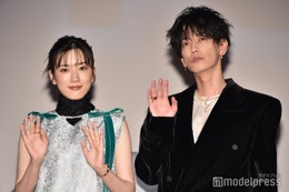 永野芽郁＆佐藤健、映画「はたらく細胞」W主演キャスト解禁 “世界最小”ポスターでお披露目 画像