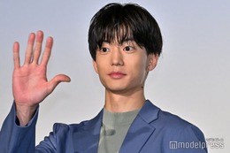 伊藤健太郎、甥っ子との“散歩”ショット公開「成長してる」「可愛い」絶賛の声 画像