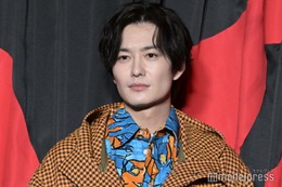 岡田将生、前髪ぱっつんボブショット披露「美人さん」「ギャップがすごい」と反響 画像