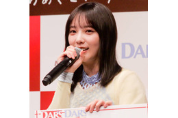 乃木坂46与田祐希、巨大なぬいぐるみに寄りかかったお昼寝SHOTに反響「ほっこり」「与田ちゃん可愛い」 画像