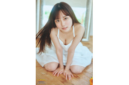 “SNSでバズ”あまいものつめあわせ・中川心、白ワンピ姿で美谷間ちらり 画像