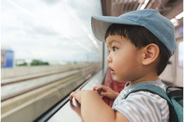 【夜の電車で】4歳「おれまだ歩けるよ！」→これに続く親子の会話に「つい笑ってしまいました」 画像