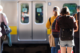 【電車で】女の子「お客さんがいないね！」次の瞬間、女の子の【満員電車の表現】に「癒された」「頭がいいな」 画像