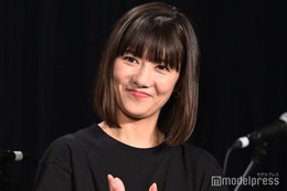 宮澤佐江、水着姿でヘルシー美ボディ披露「脚長い」「セクシー」と反響 画像