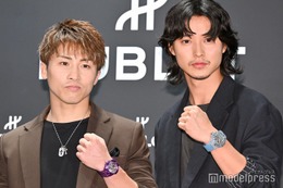 山崎賢人＆井上尚弥、“総額1億円”時計身につけ登場 ミット打ちにも挑戦「パンチ重いっす」 画像