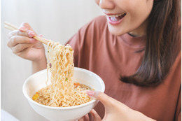 留学生とラーメン屋へ…。すると、食べ方に驚かれ！？「異なるんだなぁ」 画像