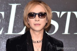 YOSHIKI、3度目の首の手術成功 病室で横たわる姿公開「応援してくれてありがとう」 画像