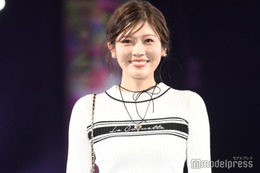 北海道テレビ田口彩夏アナ「サツコレ」初ランウェイ 堂々ポージングに釘付け【札幌コレクション 2024 A／W】 画像