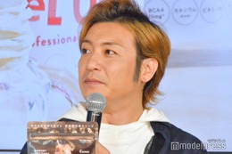 つるの剛士、50歳の美人妻を顔出し公開「綺麗すぎ」「ラブラブですね」と反響 画像