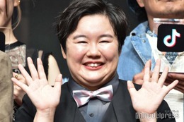 やす子、“ぱっつん”ミディアムヘアで印象ガラリ「新鮮で可愛い」「似合ってる」と反響 画像