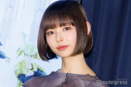 最上もが、美谷間くっきり妖艶ショット 韓国グラビアアイドルと共演 画像