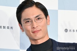 高良健吾、左手薬指に結婚指輪キラリ 妻・田原可南子との新生活は「新鮮で楽しい」 画像