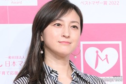 広末涼子、黒タイツで美脚透けるワンピ姿「セクシー」「唯一無二の可憐さ」の声