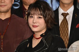 北乃きい、美脚透けるミニスカコーデ披露「綺麗なお姉さんオーラがすごい」の声 画像