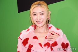 山田優、美人母との2ショット公開「オーラすごい」「綺麗すぎる」の声