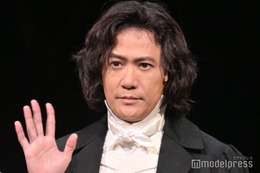 稲垣吾郎、憧れの人物明かす「僕はどっちかというとポーカーフェイス気味」クリスマスイブに主演舞台100公演目達成【No.9－不滅の旋律－】