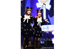 「今日好き」瀬川陽菜乃＆藤田みあ、美デコルテチラリ ブラックキャット姿がキュート【学生ランウェイ2024AW】 画像