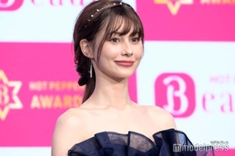 ダレノガレ明美、オーバーサイズジャケットからスラリ美脚披露「ギリギリラインがセクシー」「神スタイル」の声