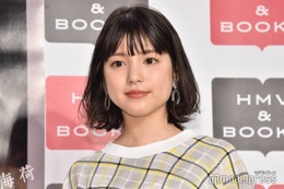 川島海荷、ミニスカ×ツインテール姿公開 美スタイルに反響「新鮮」「さすがの美脚」の声