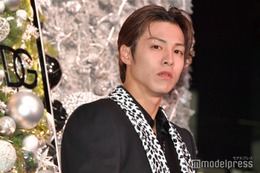 THE RAMPAGE・RIKU、母の誕生日に肩抱き寄せ密着2ショット公開「身長差可愛すぎ」「ラブラブで羨ましい」の声 画像