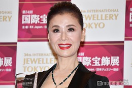 大地真央、夫とのハワイ旅行で豪華グルメツアー満喫「憧れの大人カップル」「景色が似合う」の声 画像