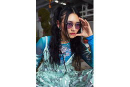 櫻坂46山崎天、メガネブランド「Zoff」モデルに起用 アーティストコラボ第1弾に登場 画像