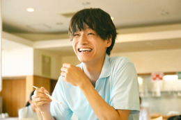 Aぇ! group佐野晶哉、笑顔＆影ある表情で“二面性”見せる 初共演・奥平大兼との友情シーンも【か「」く「」し「」ご「」と「】 画像