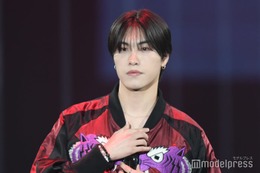 OCTPATH西島蓮汰、肋骨骨折で活動制限中もランウェイ出演 サングラス外しにドキッ【サツコレ2025S/S】 画像